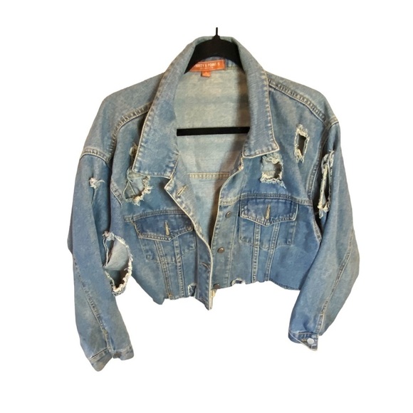 36 Points 5  Blue Denim Oversized Destroyed Jean Jacket Size Small - Picture 10 of 15